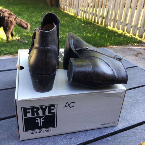 FRYE Ray Belted Booties - real leather ankle boots - Picture 5 of 8